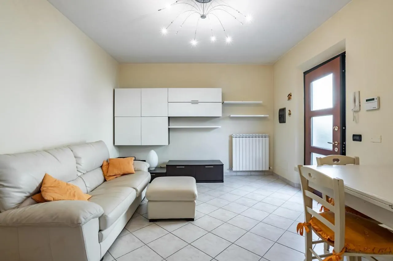 Daire Sesto Di Moriano-Cozy Apt With Garden&Parking! Lucca İtalya